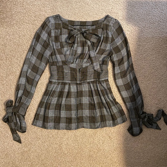 Something Navy tie sleeve plaid top - Picture 5 of 6